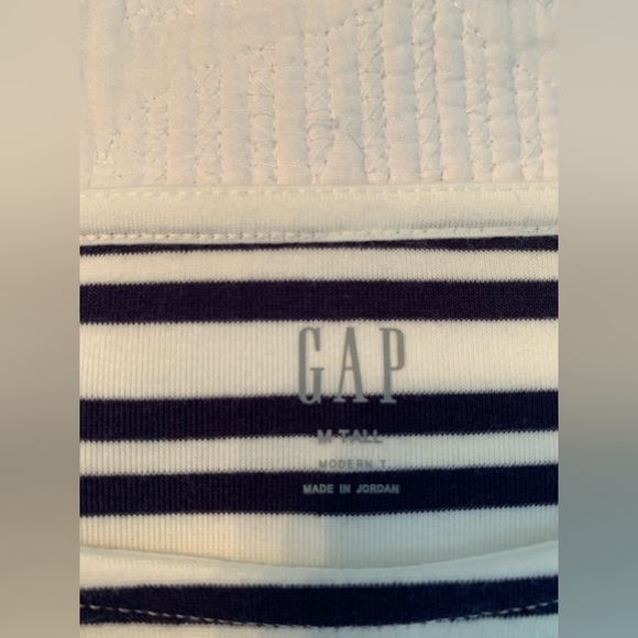 Gap Navy and White Striped Top Size Medium Tall - Picture 4 of 5